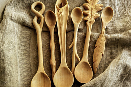 Резные ложки и украшения из дерева от семейной мастерской "Arabi Wood"
