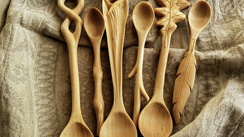 Резные ложки и украшения из дерева от семейной мастерской "Arabi Wood"
